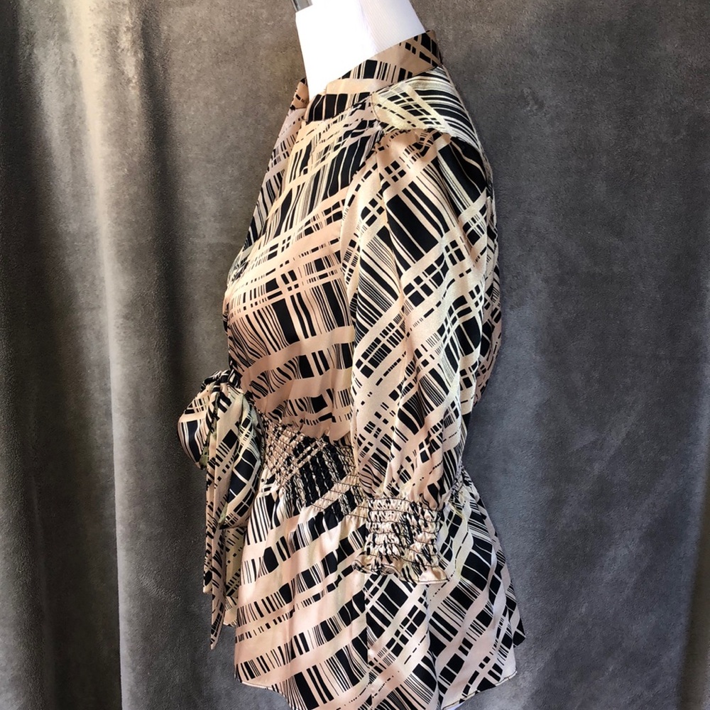 BCBGMAXAZRIA Gold and Black blouse sz S - Picture 2 of 5